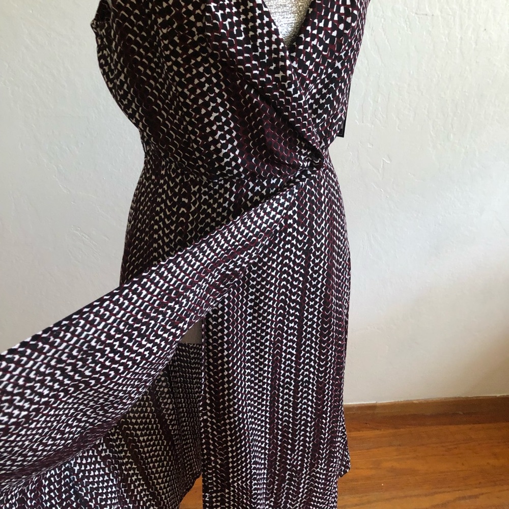 Volcom Patterned V-Neck Sleeveless Midi Dress - Picture 6 of 9